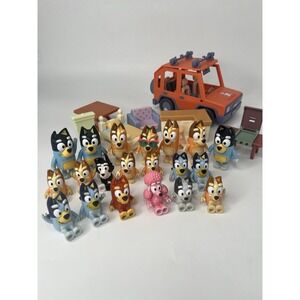 Bluey Lot Figures Bluey Bingo Rusty Chili Bandit & Accessories
